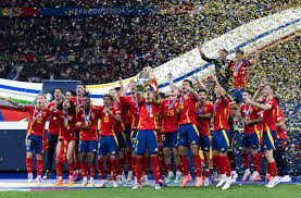 场均38分钟终于累倒，接近赛季报销！被高估的超巨，你很难再夺冠.